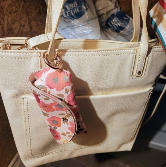 Purse - Picture 2 of 3